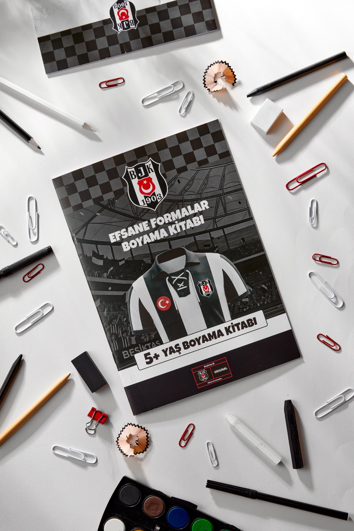 Beşiktaş Boyama Kitabı Efsane Formalar 5 Yaş Üzeri - Sticker Hediyeli Lisanslı Orijinal