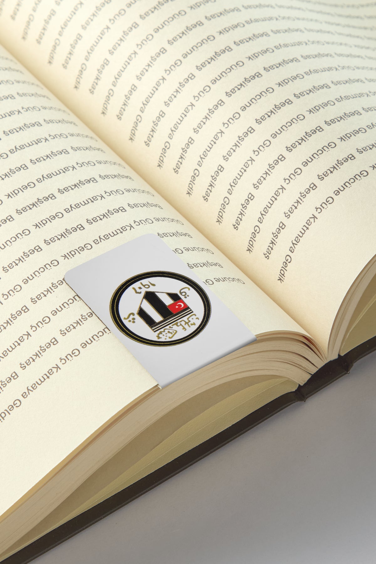 Beşiktaş Retro Arma Mıknatıslı Kitap Ayracı
