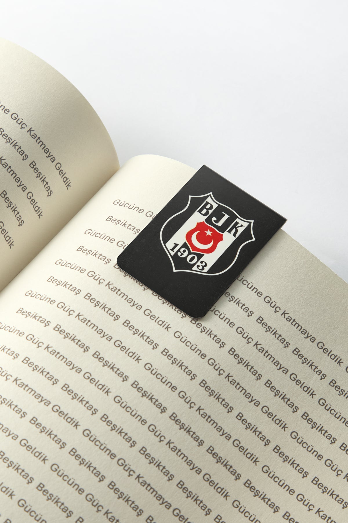 Beşiktaş Retro Arma Mıknatıslı Kitap Ayracı
