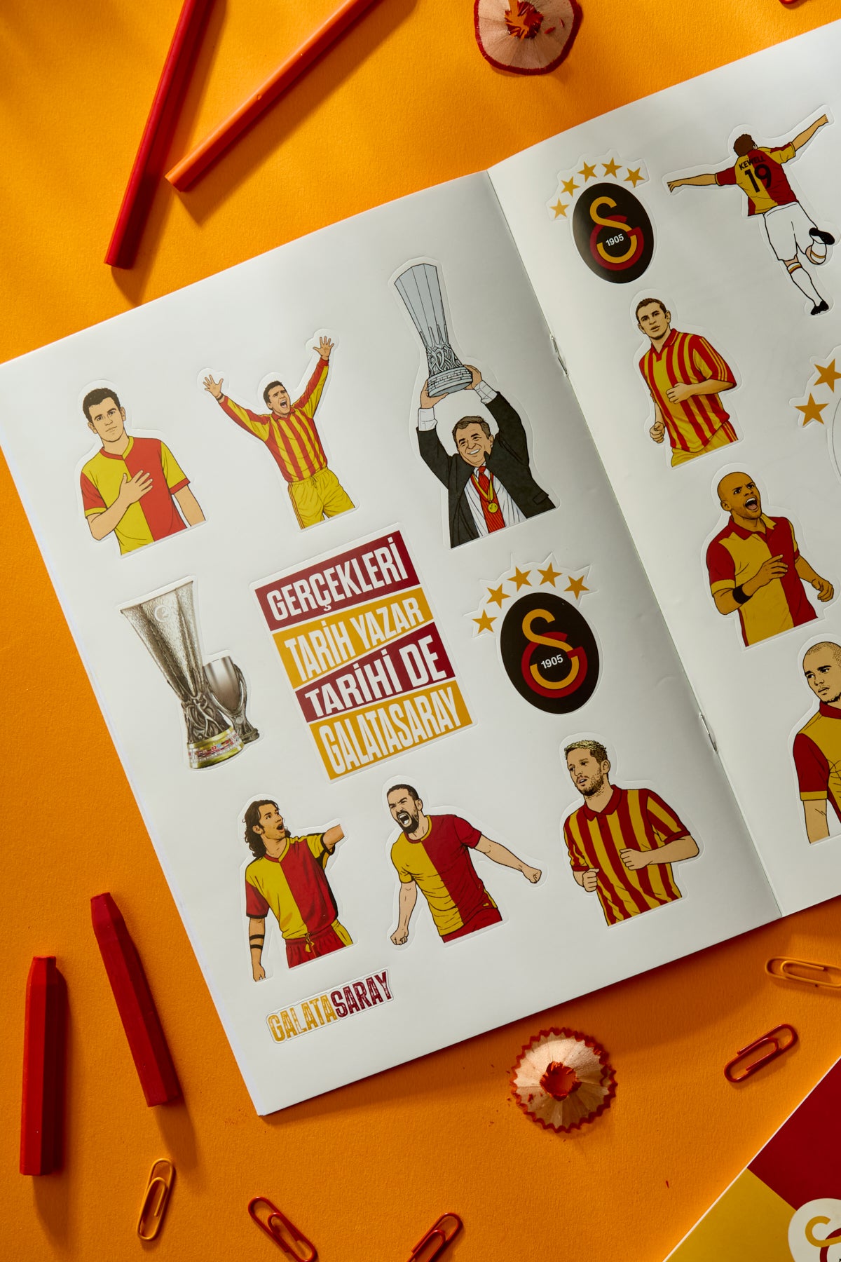 Galatasaray Boyama Kitabı Efsaneler 5 Yaş Üzeri - Sticker Hediyeli Lisanslı Orijinal